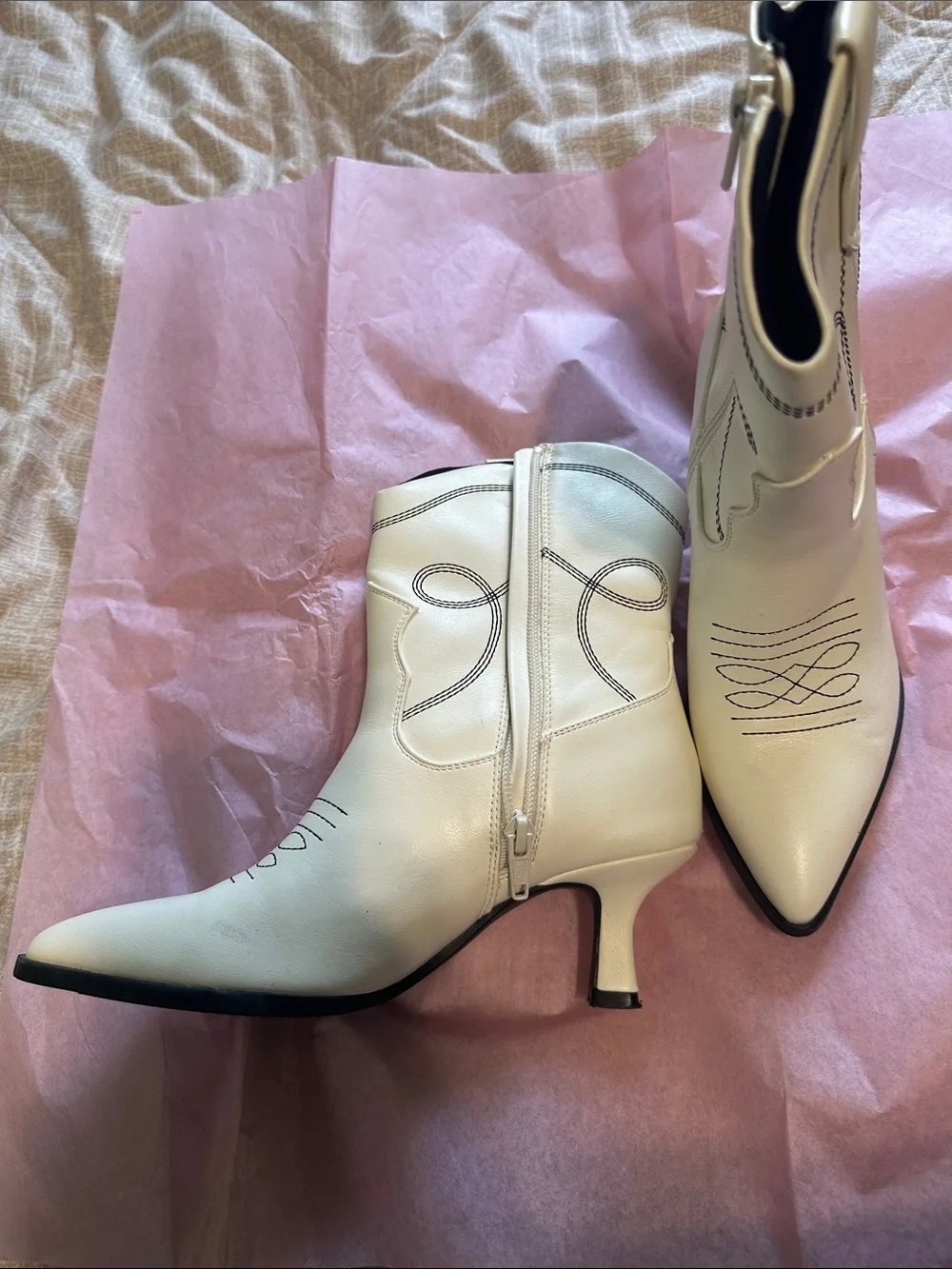 Women's Cream Pointed-Toe Western Ankle Boots